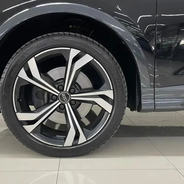 Audi Q3 Performance Black 2.0