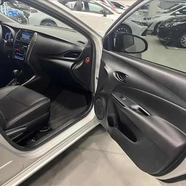 Toyota YARIS 1.5 16V FLEX SEDAN XL MULTIDRIVE