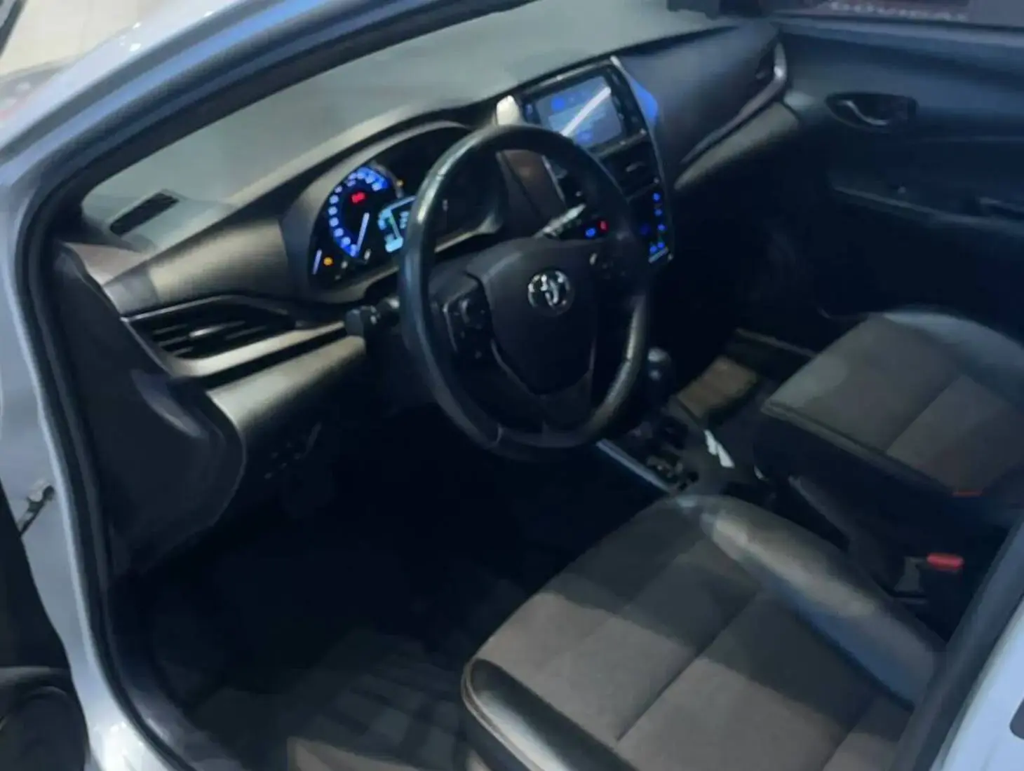 galeria TOYOTA YARIS XS HATCH