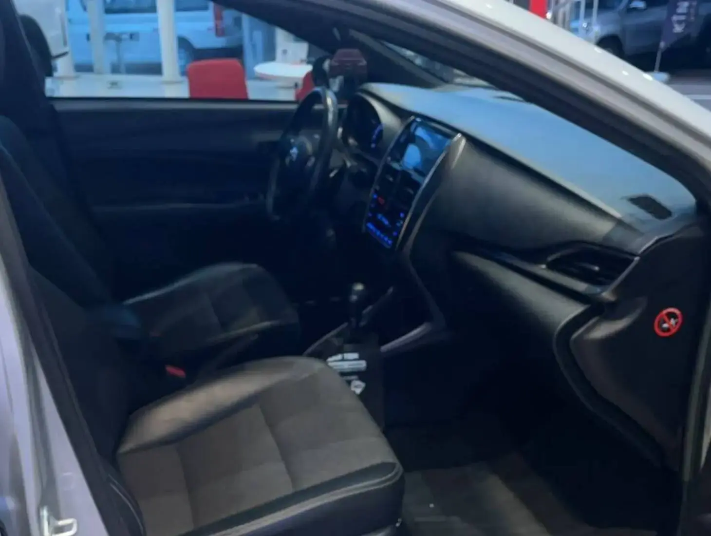 galeria TOYOTA YARIS XS HATCH