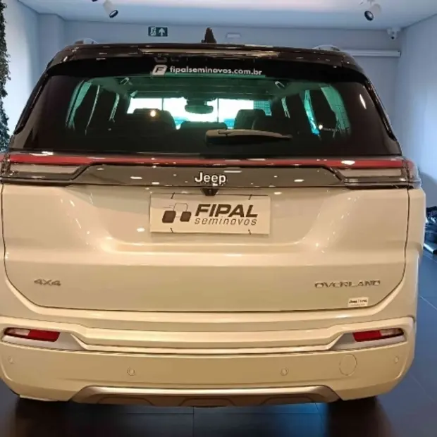 Jeep COMMANDER 2.2 TURBO DIESEL OVERLAND AT9