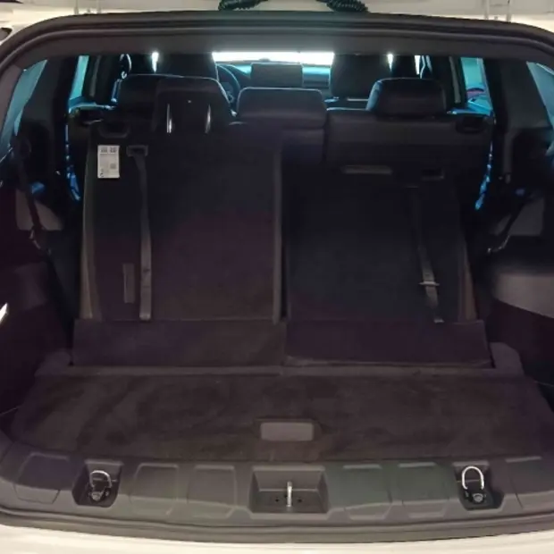 Jeep COMMANDER 2.2 TURBO DIESEL OVERLAND AT9
