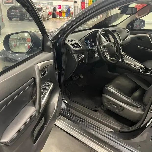 Mitsubishi PAJERO SPORT 2.4 16V MIVEC TURBO DIESEL HPE-S AWD AUTOMÁTICO