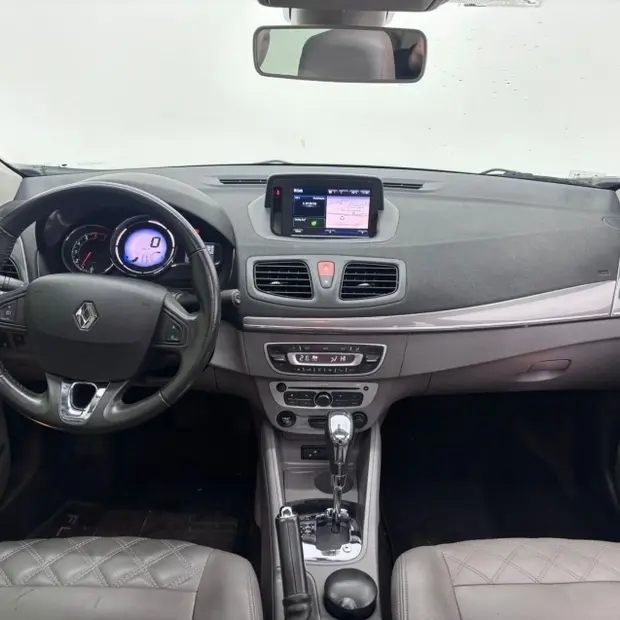 Renault FLUENCE 2.0 PRIVILÉGE 16V FLEX 4P AUTOMÁTICO