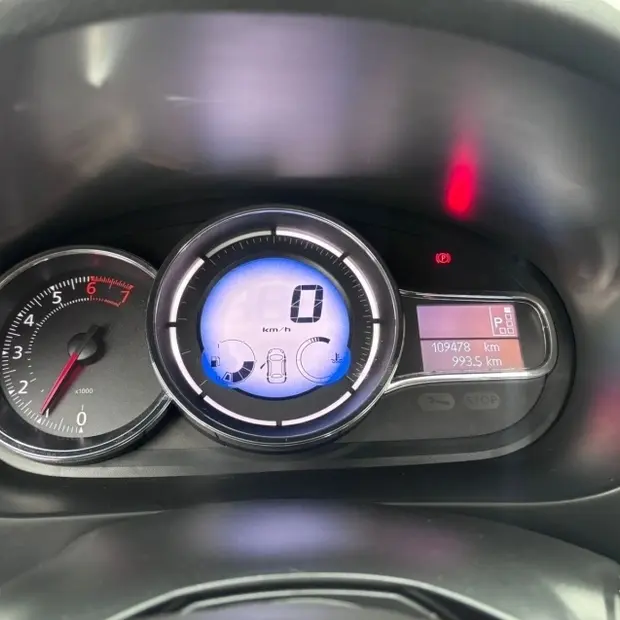 Renault FLUENCE 2.0 PRIVILÉGE 16V FLEX 4P AUTOMÁTICO