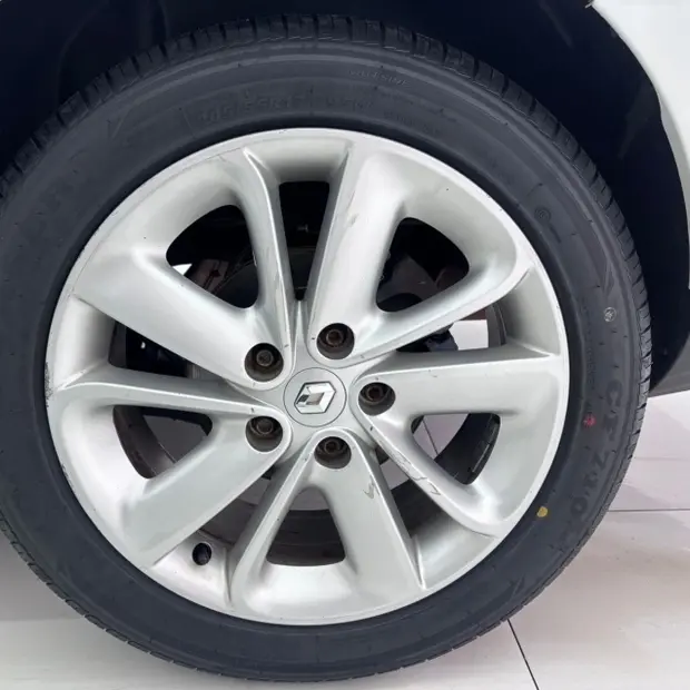 Renault FLUENCE 2.0 PRIVILÉGE 16V FLEX 4P AUTOMÁTICO