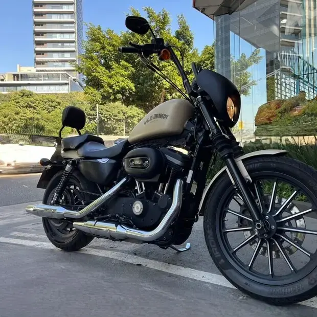 Harley Davidson Sportster XL 883 Iron