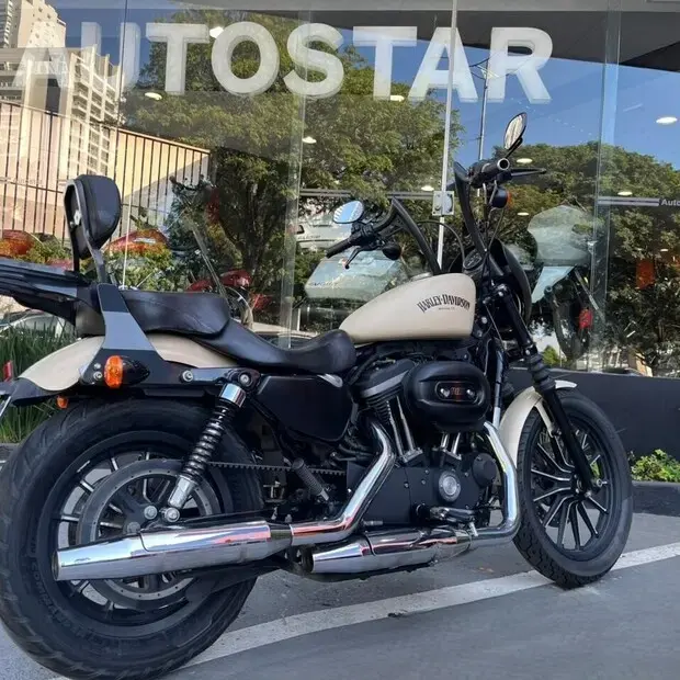 Harley Davidson Sportster XL 883 Iron