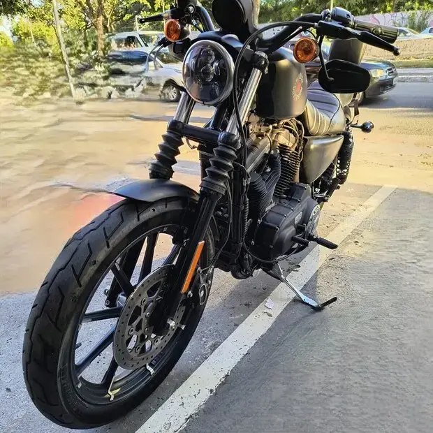 Harley Davidson Xl 883 N IRON