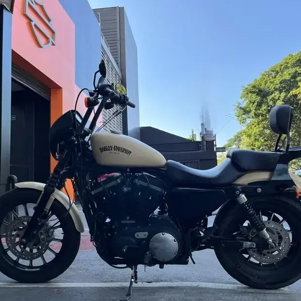Harley Davidson Sportster XL 883 Iron