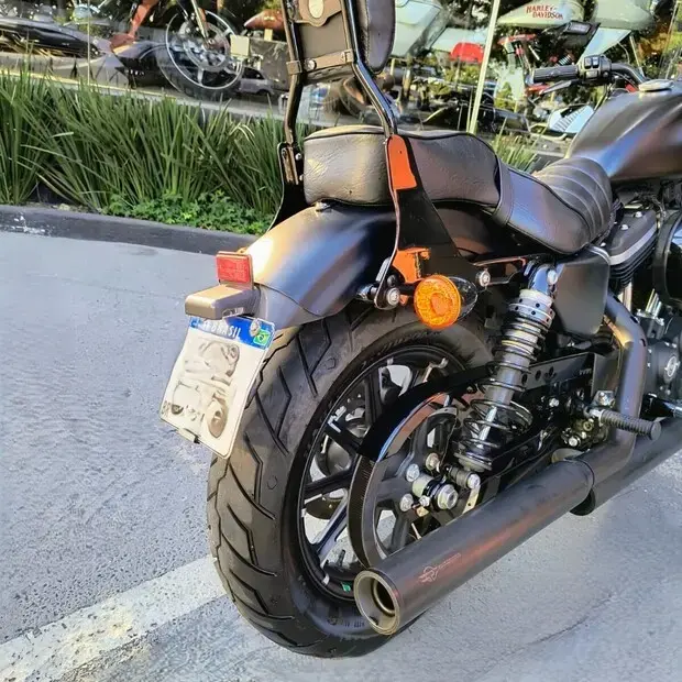 Harley Davidson Xl 883 N IRON