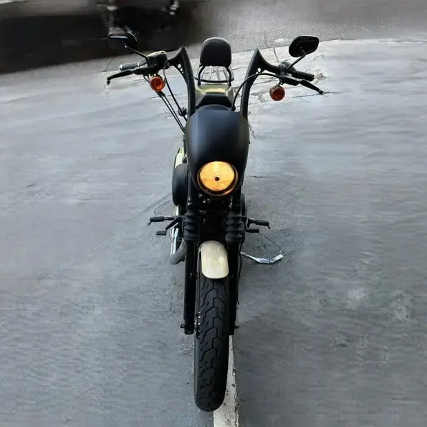 Harley Davidson Sportster XL 883 Iron