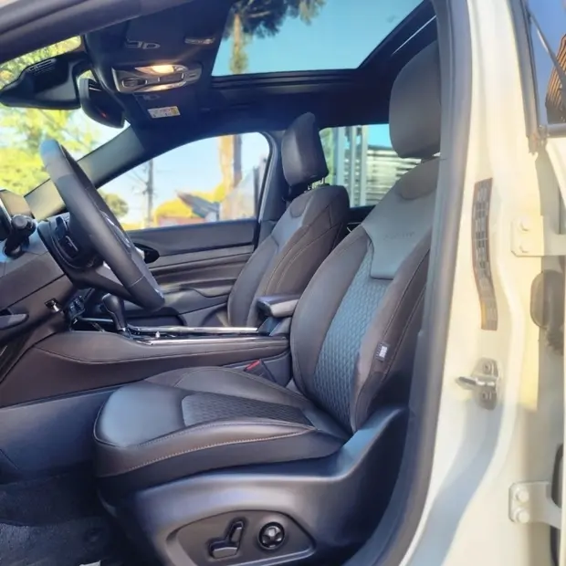 Jeep COMMANDER 2.0 HURRICANE 4 TURBO GASOLINA OVERLAND AT9