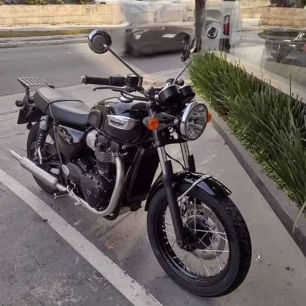 Triumph Bonneville T100 ABS