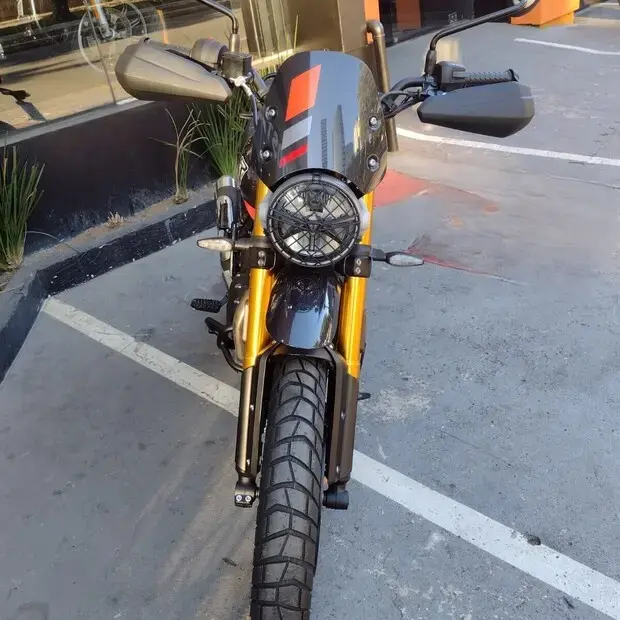 Triumph Scrambler 400 XC ABS