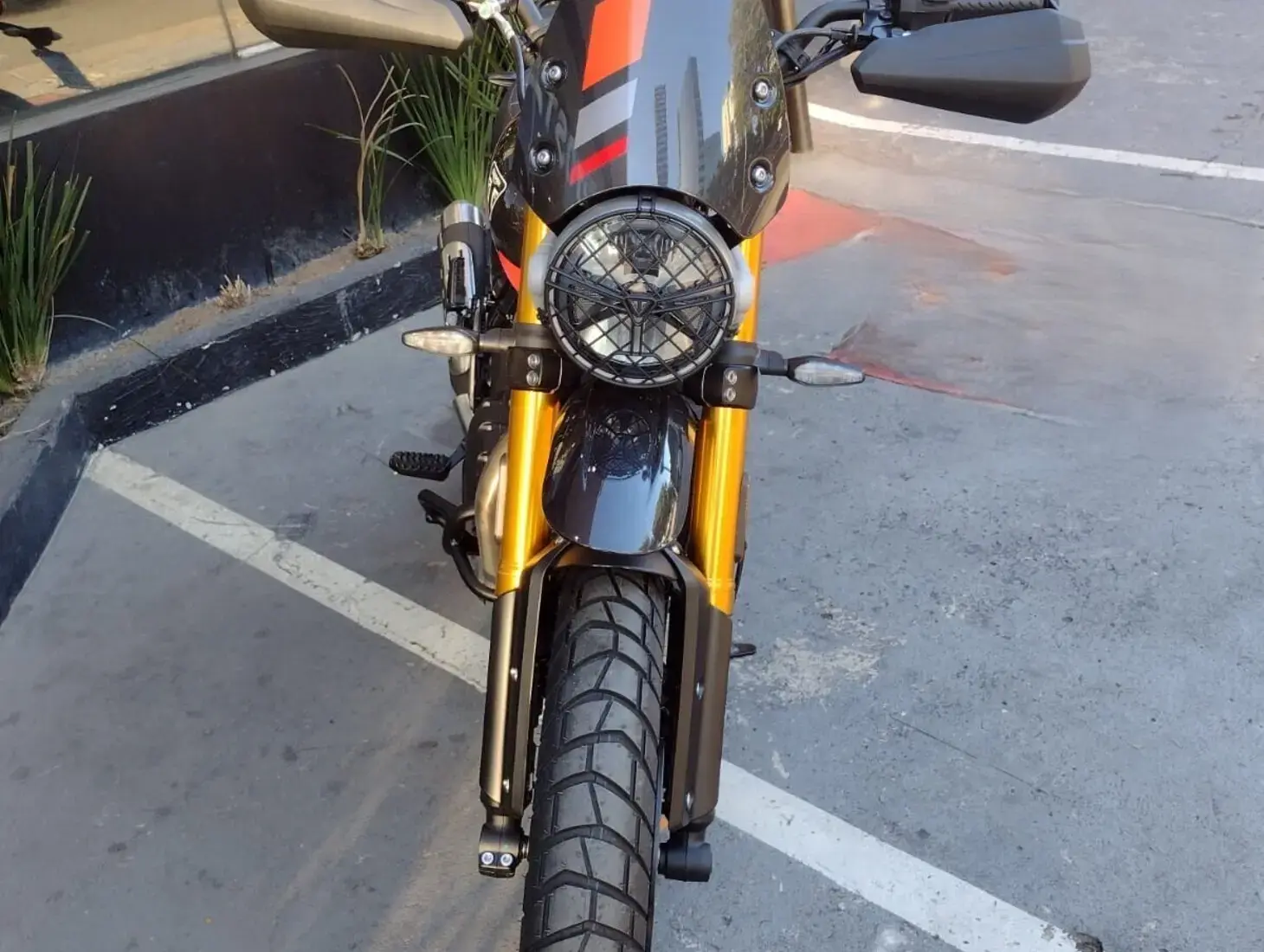 galeria Scrambler 400 X