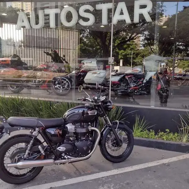 Triumph Bonneville T100 ABS