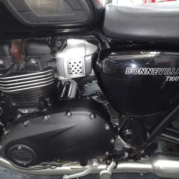 Triumph Bonneville T100 ABS