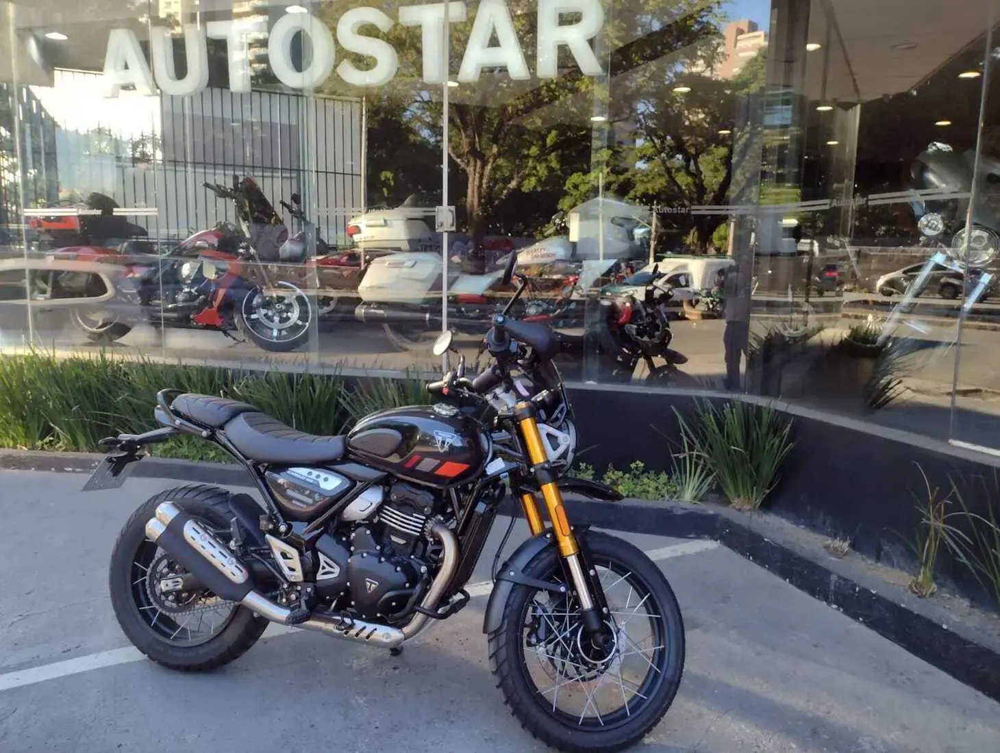 galeria Scrambler 400 X