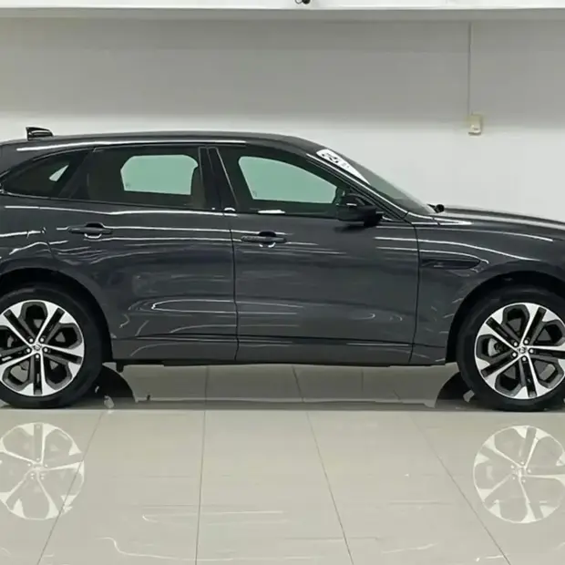 Jaguar F-Pace 2.0 R-Dynamic SE 404cv (Híbrido)
