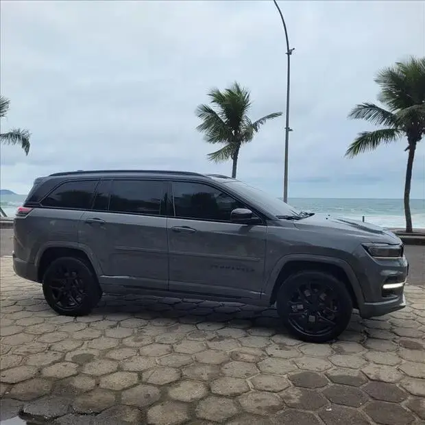 Jeep COMMANDER 2.0 HURRICANE 4 TURBO GASOLINA BLACKHAWK AT9