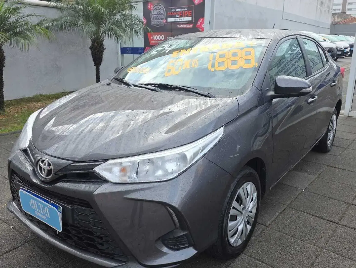 galeria Yaris Sedan