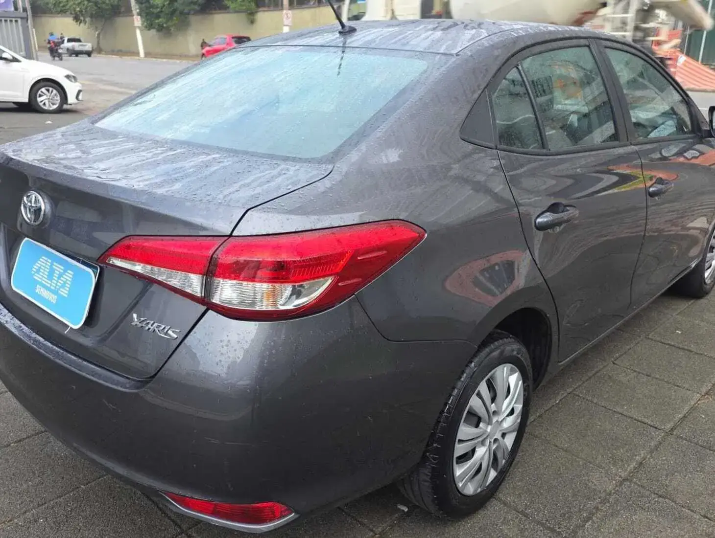 galeria Yaris Sedan