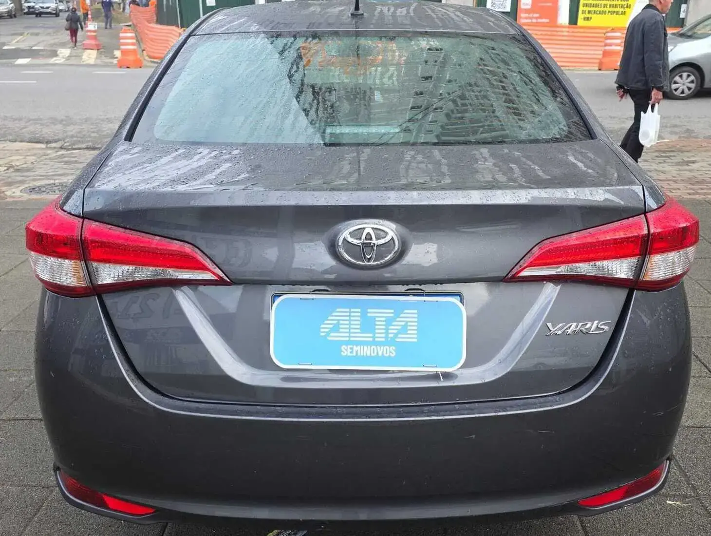 galeria Yaris Sedan