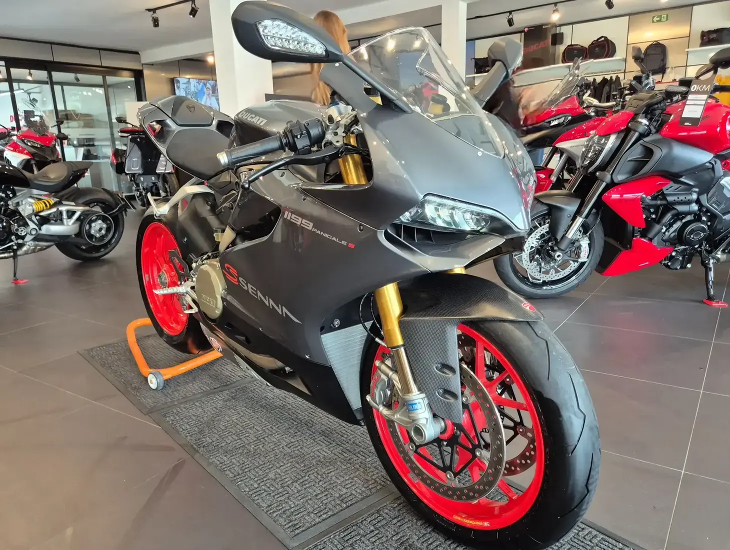 galeria DUCATI SUPERBIKE 1199 PANIGALE S SENNA