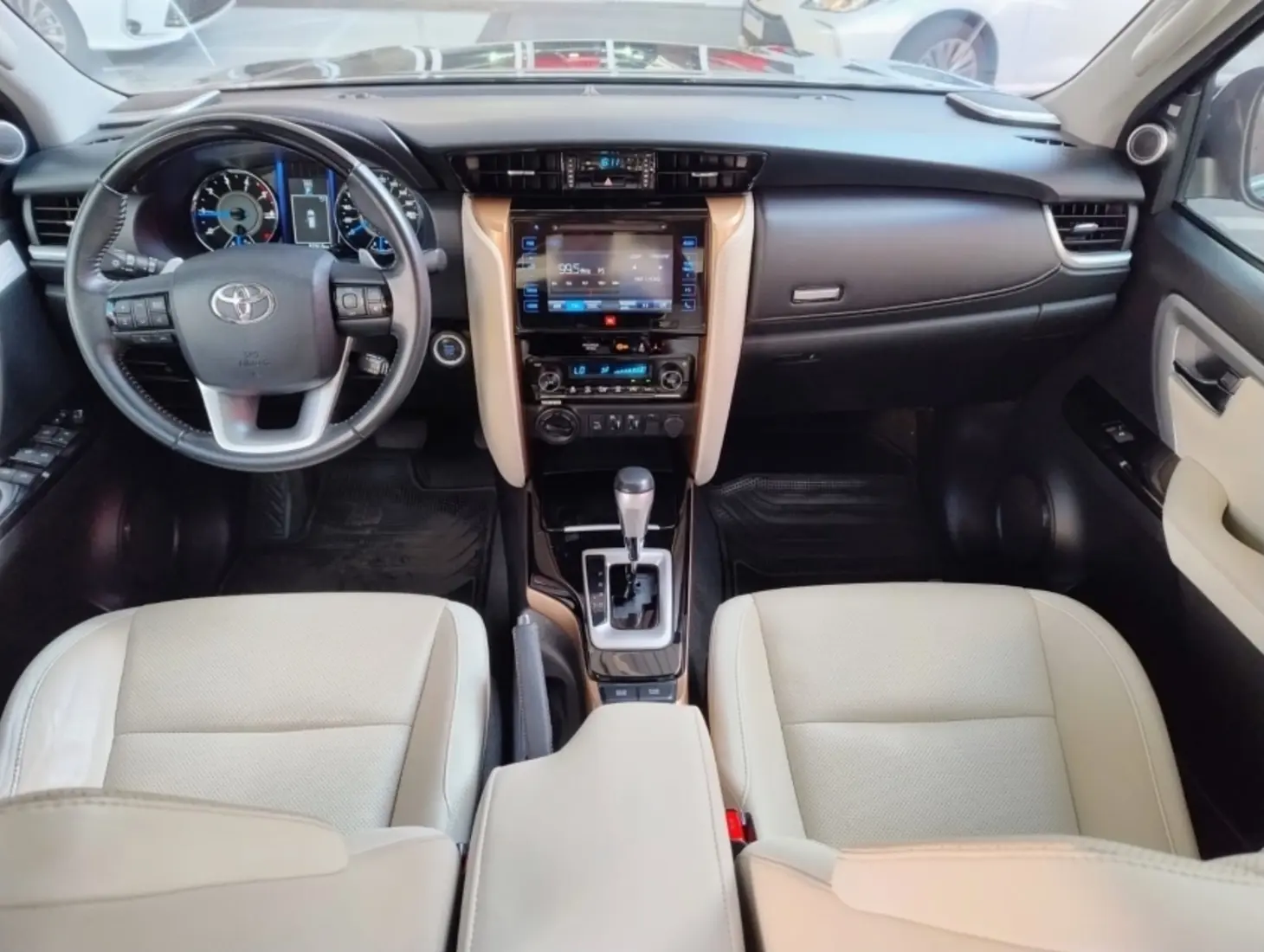 galeria HILUX SW4