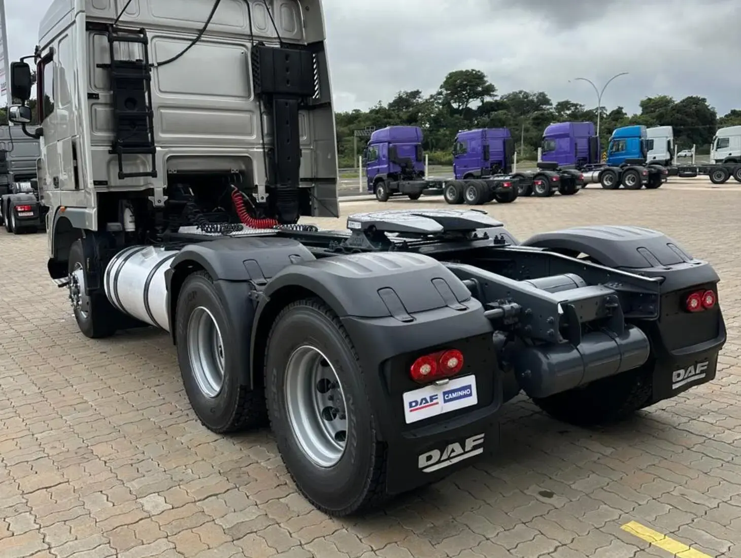 galeria DAF XF105 FTT 510A 6X4
