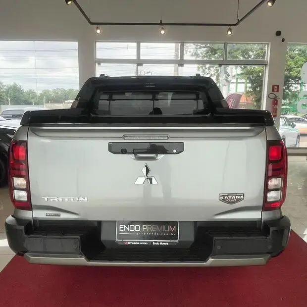 Mitsubishi TRITON KATANA 2.4TDI 16v 4X4 C.D. TRITON KATANA 2.4TDI 16v 4X4 C.D.