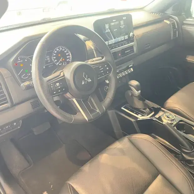 Mitsubishi TRITON KATANA 2.4TDI 16v 4X4 C.D. TRITON KATANA 2.4TDI 16v 4X4 C.D.