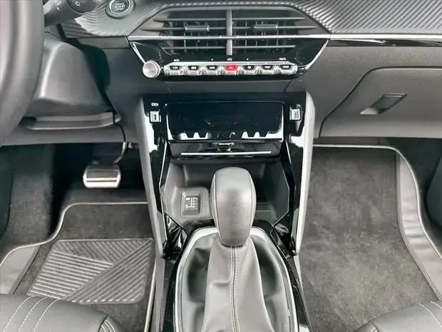 Peugeot 2008 1.0 TURBO 200 HYBRID GT CVT