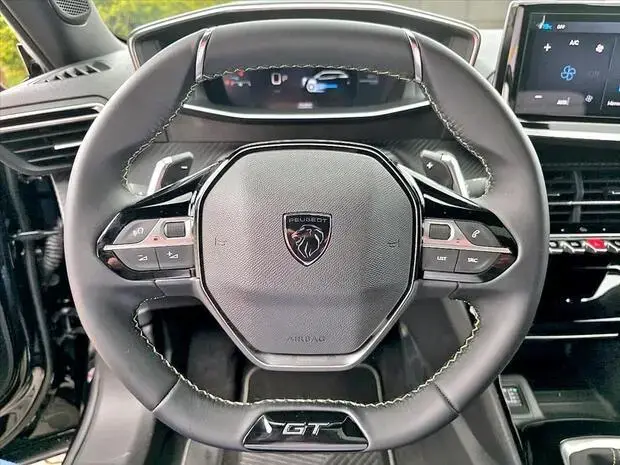 Peugeot 2008 1.0 TURBO 200 HYBRID GT CVT