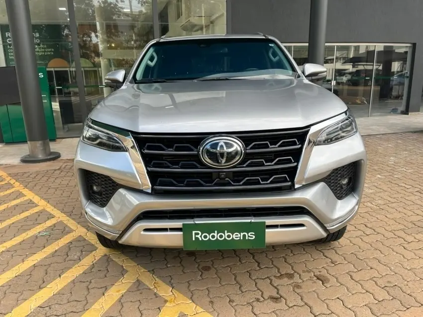 galeria HILUX SW4