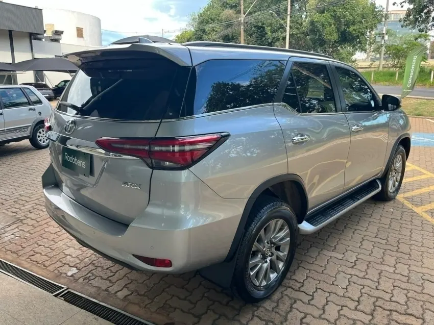 galeria HILUX SW4