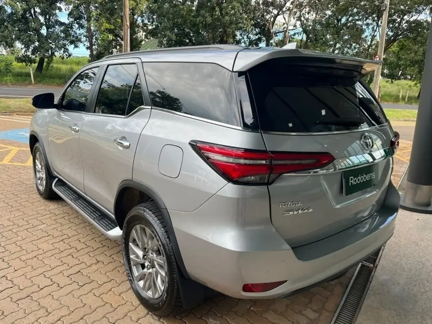 galeria HILUX SW4