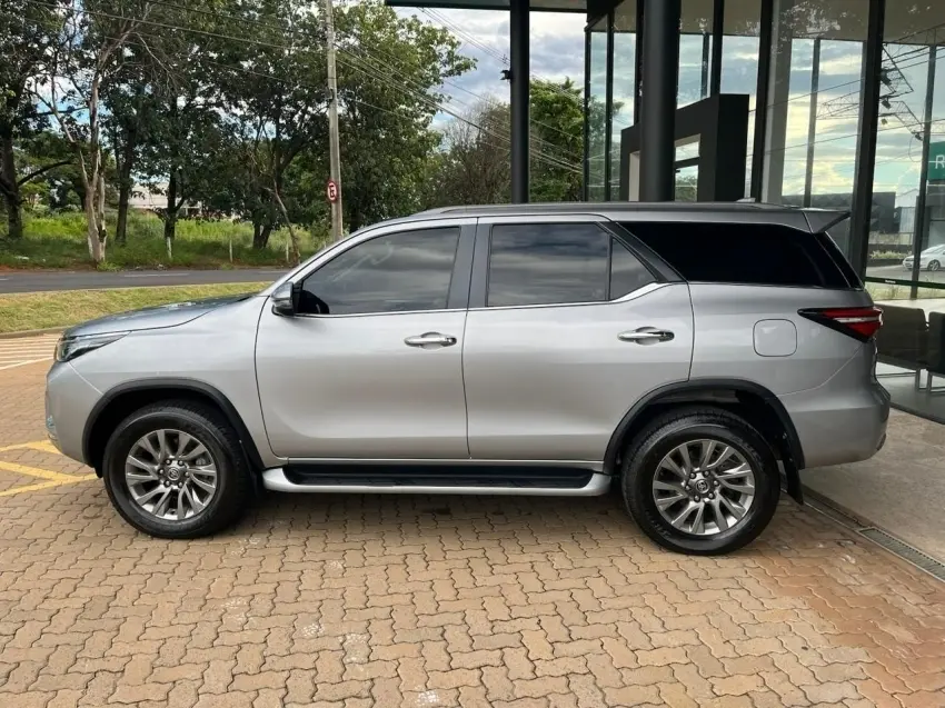 galeria HILUX SW4