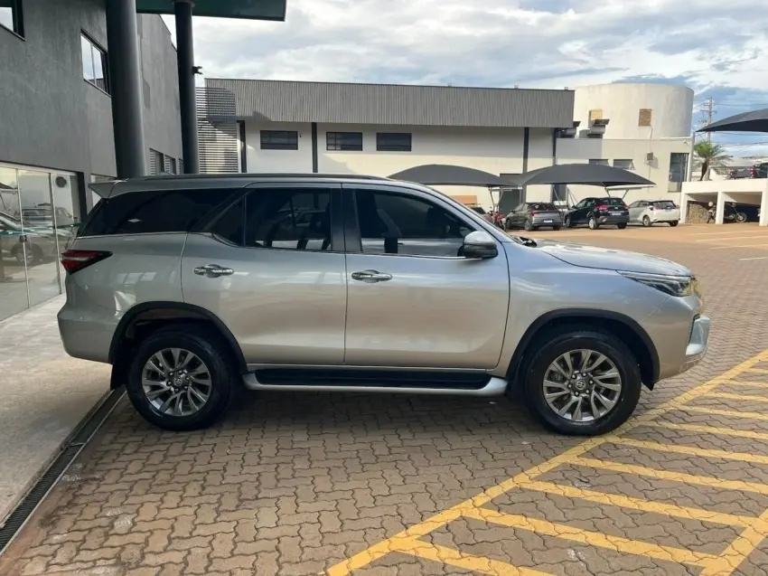 galeria HILUX SW4