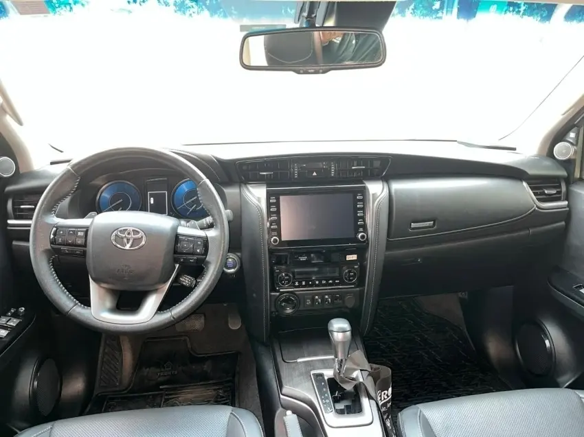 galeria HILUX SW4