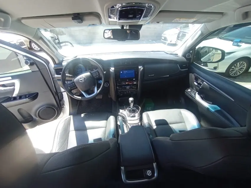 galeria HILUX SW4