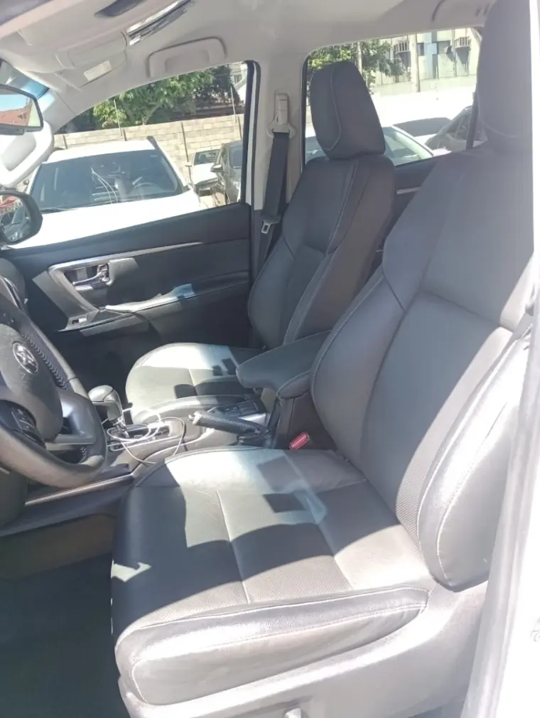 galeria HILUX SW4