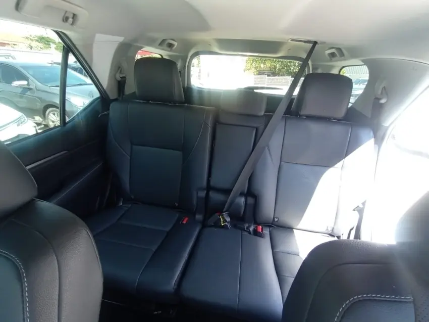 galeria HILUX SW4