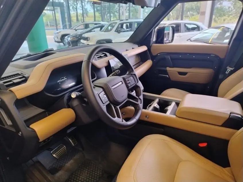 galeria DEFENDER