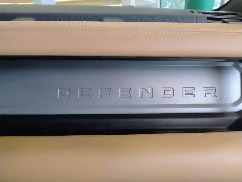 galeria DEFENDER