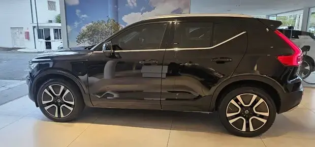 Volvo XC40 Momentum T-5 HÍBRIDO MOMENTUM 1.5 262cv FWD