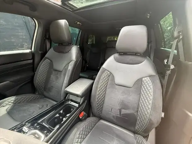 Jeep COMMANDER 2.0 HURRICANE 4 TURBO GASOLINA BLACKHAWK AT9