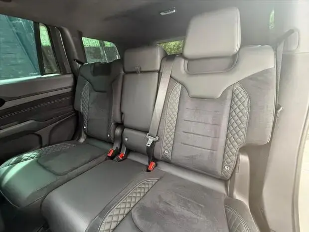 Jeep COMMANDER 2.0 HURRICANE 4 TURBO GASOLINA BLACKHAWK AT9