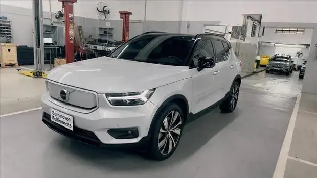 Volvo XC40 P8 RECHARGE ELECTRIC BEV PURE AWD